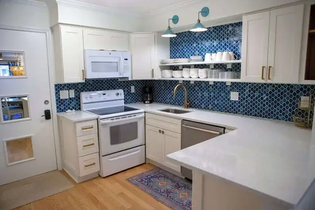 Kitchen at Fiddler’s Cove 14K
